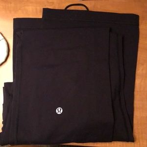 Black lululemon yoga pants!